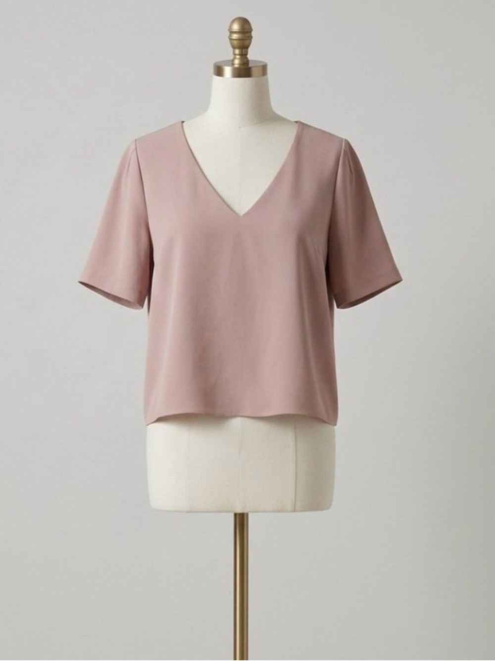 Babaton Mauve V-Neck Short Sleeve Top